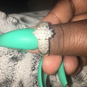 Size 8 gold n white gold. Size 10 gold both 14kt